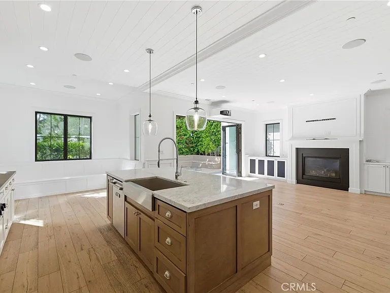 1405 Oak Ave — Photo 24