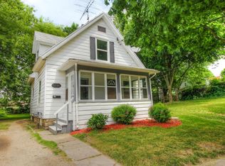 1111 Persons Ct, Lansing, MI 48906