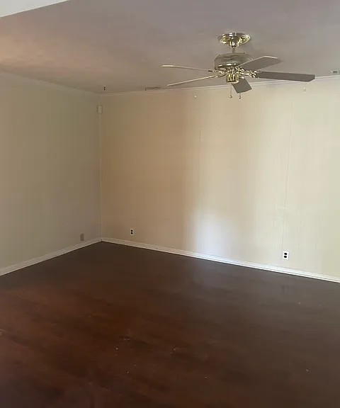811 Lakeview Ct — Photo 18