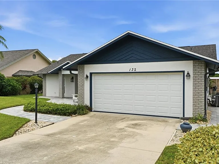 132 Bordeaux Cir — Photo 40