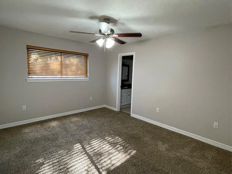 16510 Oxnard Ln — Photo 22