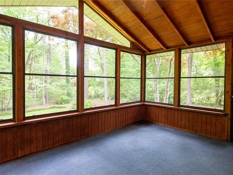 2852 Talisman Ct NE — Photo 12