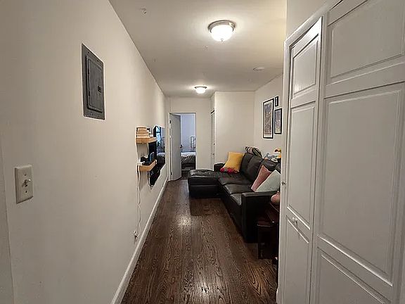 3rd image of 415 E 9th St APT 5