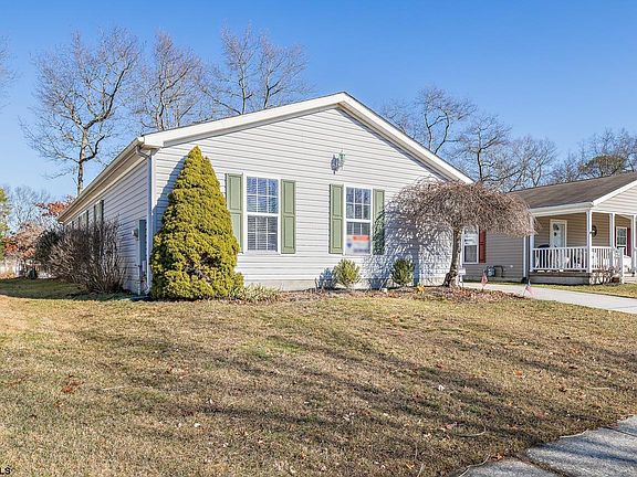 2nd image of 92 Loch Lomond Ct