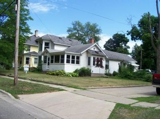 219 E Grove St, Greenville, MI 48838