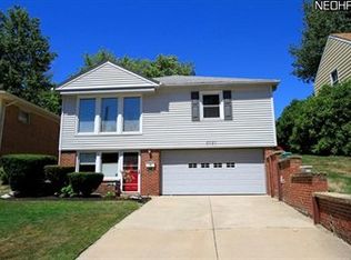 3721 Hillbrook Rd, University Heights, OH 44118