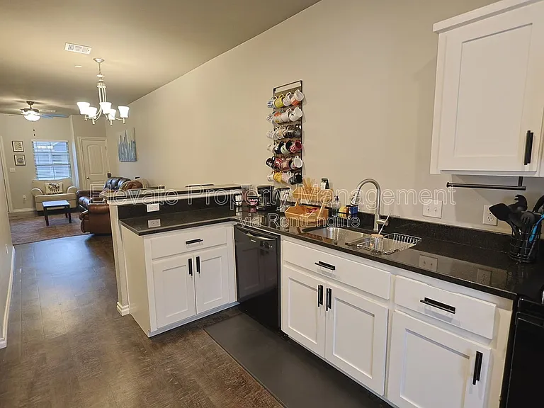 1009 SW 91st St — Photo 13
