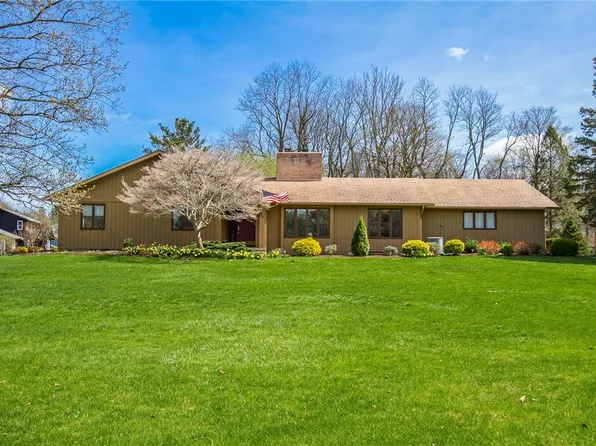 30 Hopper Hills Way, Mendon, NY 14506