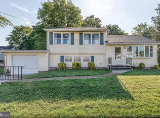 3 Briar Rd, Maple Shade, NJ 08052