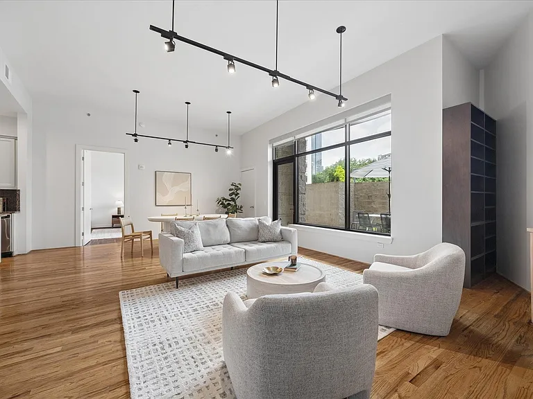 5005 Hidalgo St #210 — Photo 7