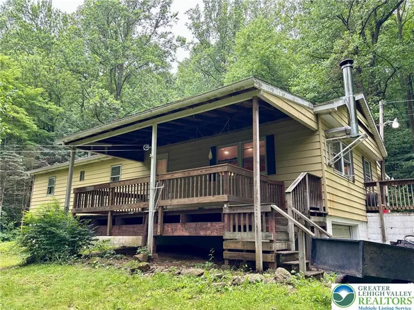 149 Smoketown Rd, Mertztown, PA 19539