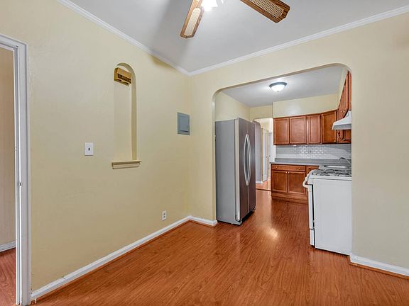 5th image of 9404 Avenue B