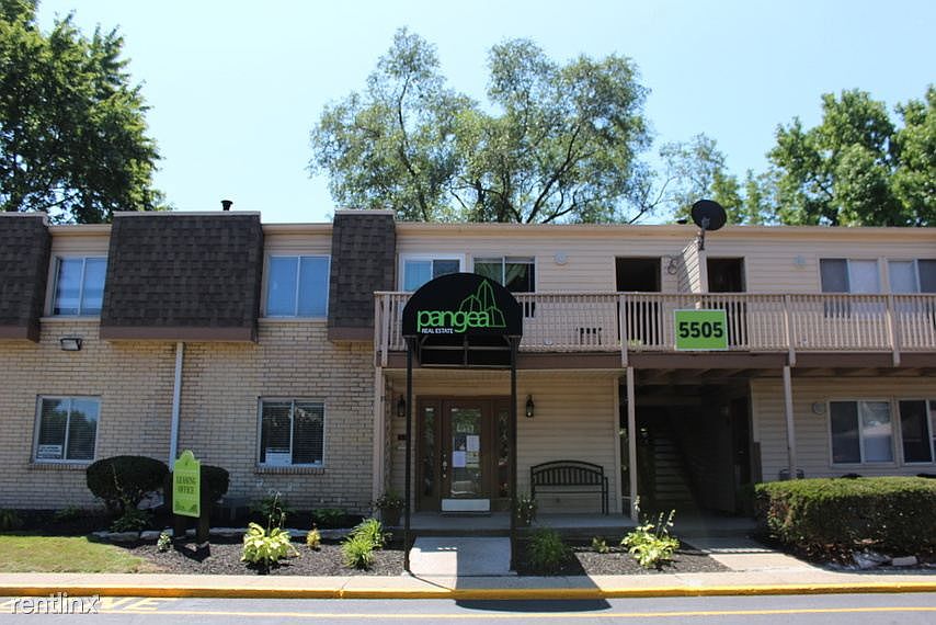 Pangea-Meadows_Leasing_Office_2