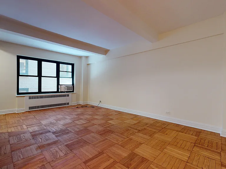 141 E 56th St #4J — Photo 3