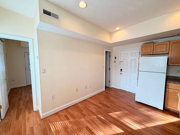3rd image of 289 Merrimack St APT 4