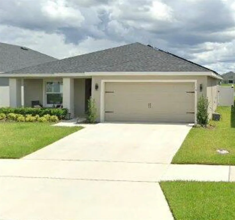 4 bed, 2.0 bath, 1825 sqft, $2,500 — Photo 1
