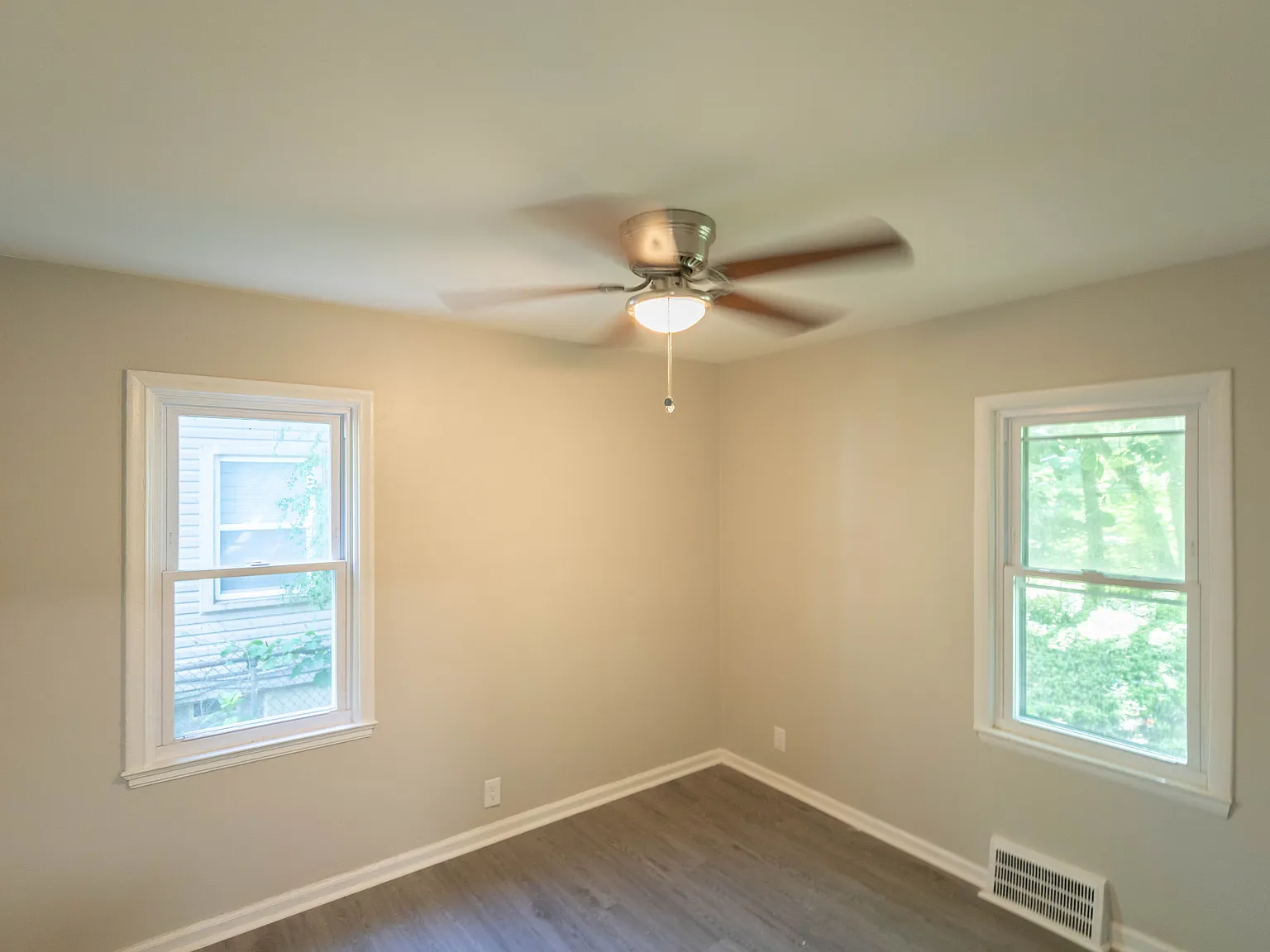 3 bed, 1000 sqft, $1,250 — Photo 4