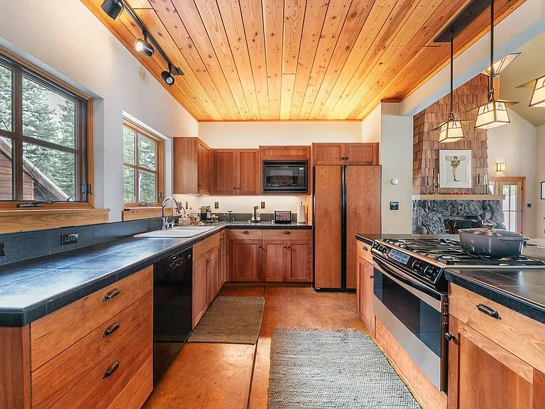 425 William Hurd — Photo 11