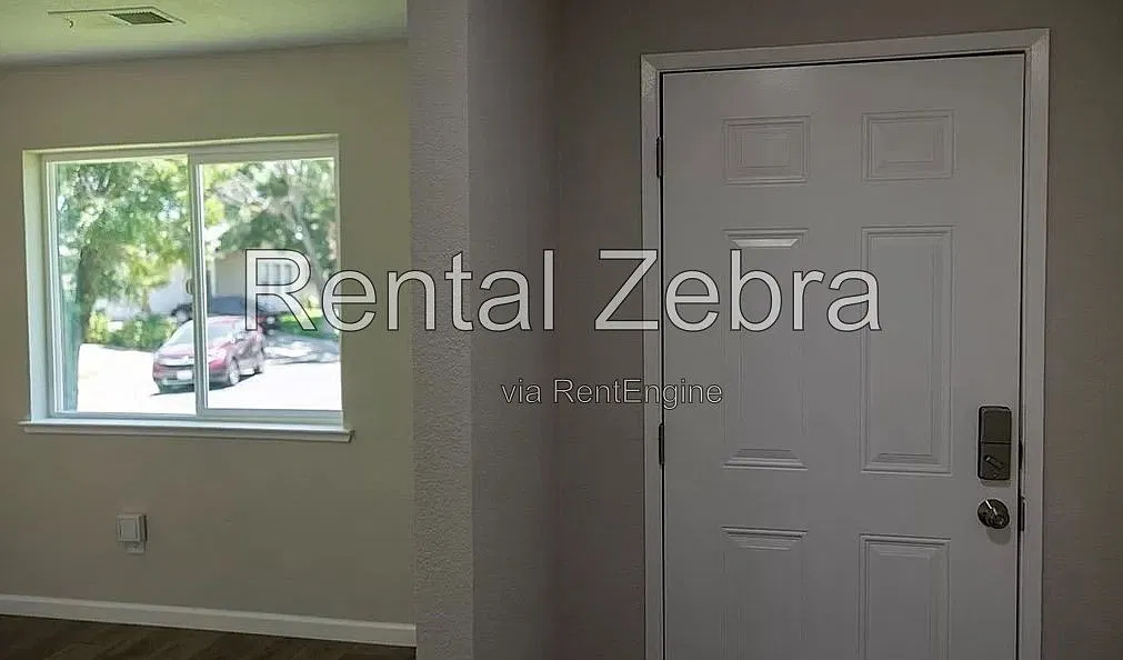 3 bed, 2.0 bath, 1095 sqft, $1,850 — Photo 2