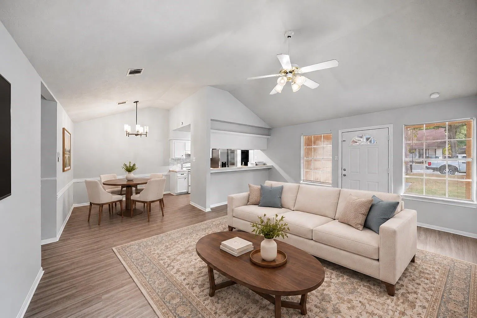 2 bed, 2.0 bath, 1100 sqft, $1,350 — Photo 3