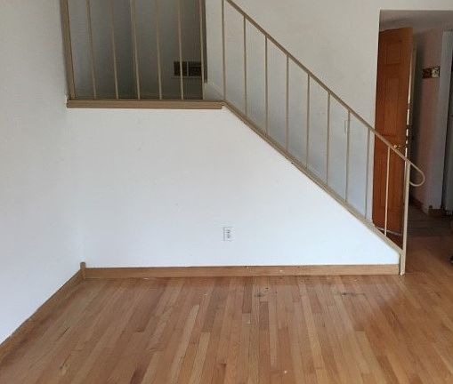 4th image of 110188 Friendship Ln S