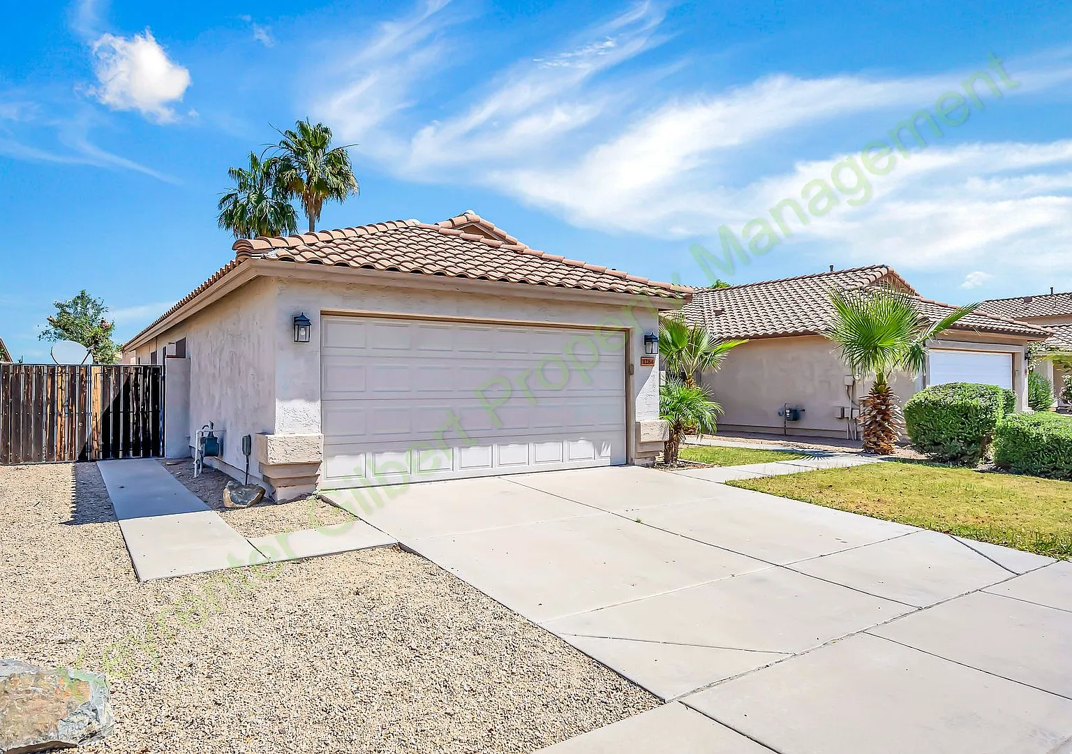 Charming 3-Bedroom Chandler Home with Vaulted Ceilings & Inviting Backyard — Photo 3