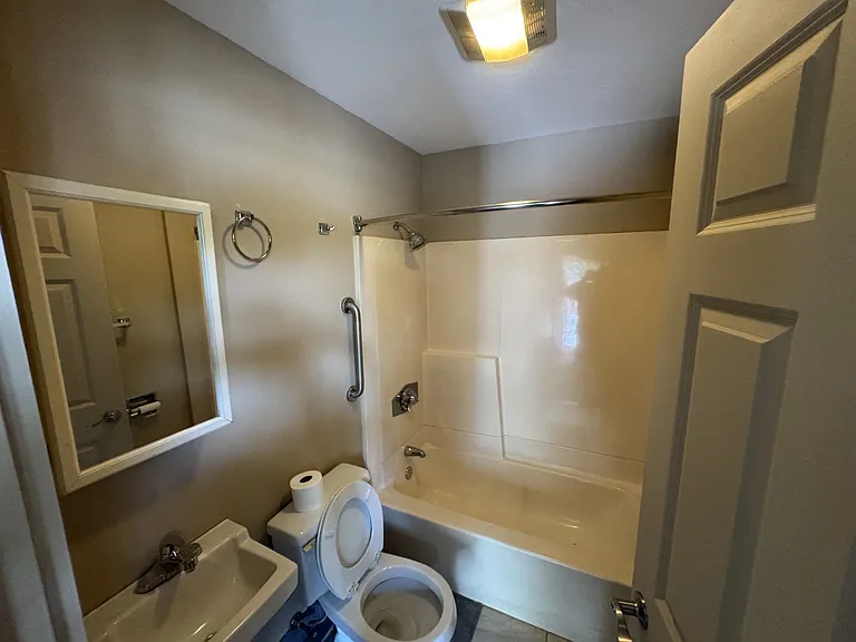 27 Civic St #6 — Photo 4