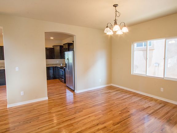 5th image of 4669 Farmingdale Dr