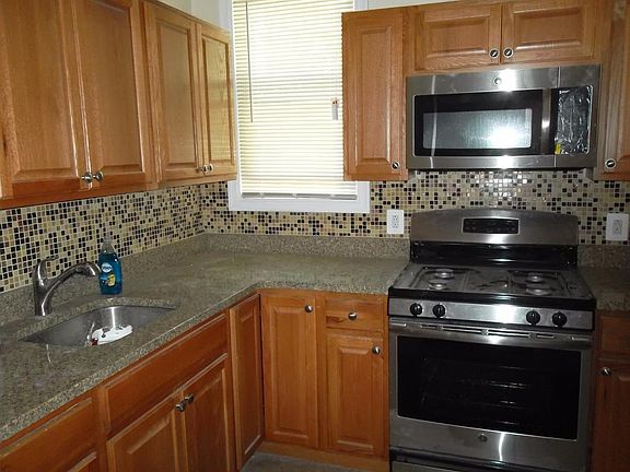 5th image of 6010 Buist Ave