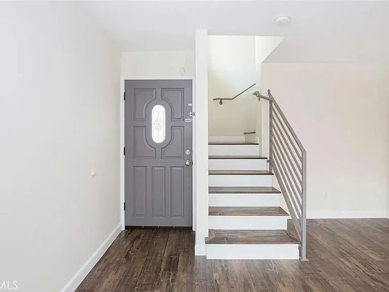 242 W Linden Ave #201 — Photo 2