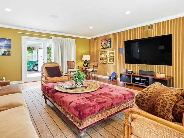 516 S Rimpau Blvd — Photo 42
