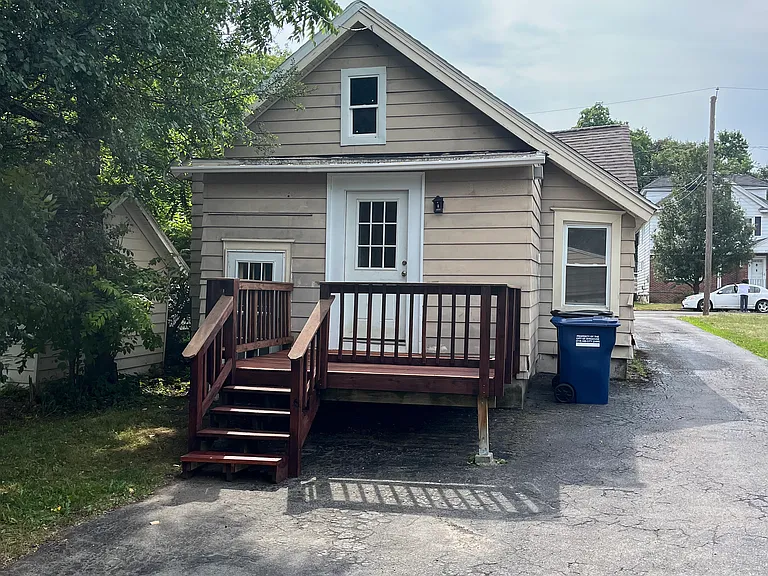 214 Woodruff Ave — Photo 2