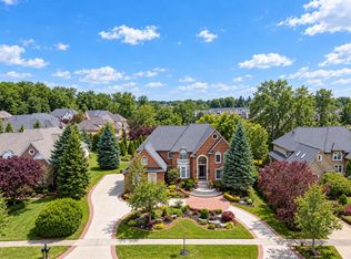 5520 Whitehall Blvd, Rochester, MI 48306