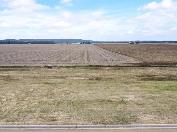 240 Falcon Court #88, Sauk City, WI 53583