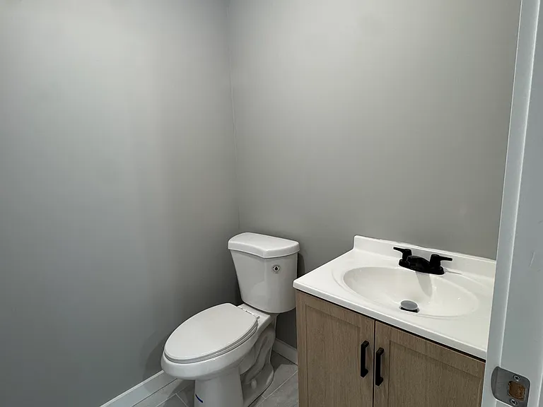 55 Lander St #2B — Photo 33