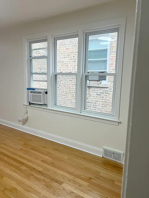 2 bed, 950 sqft, $2,100 — Photo 3
