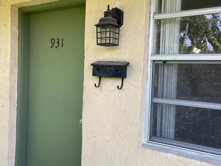 931 SW 71st Ave #931 — Photo 5