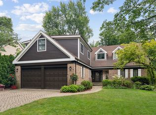 1344 Edgewood Ln, Winnetka, IL 60093