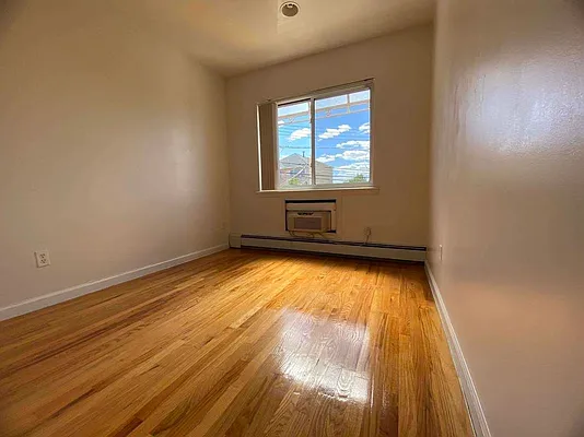 Rented by Voro New York | media 32