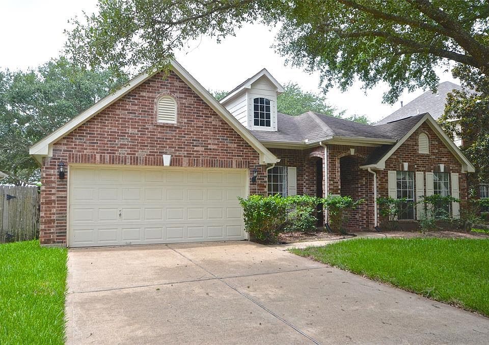 1st image of 906 Desert Rose Pl