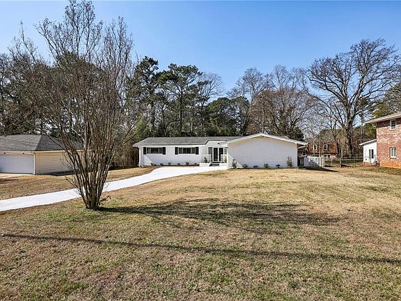 3rd image of 1050 Rays Rd