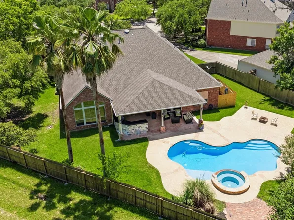 8902 Dakota Ct, Missouri City, TX 77459