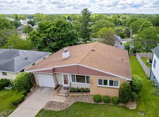 822 W Pleasant St, Portage, WI 53901