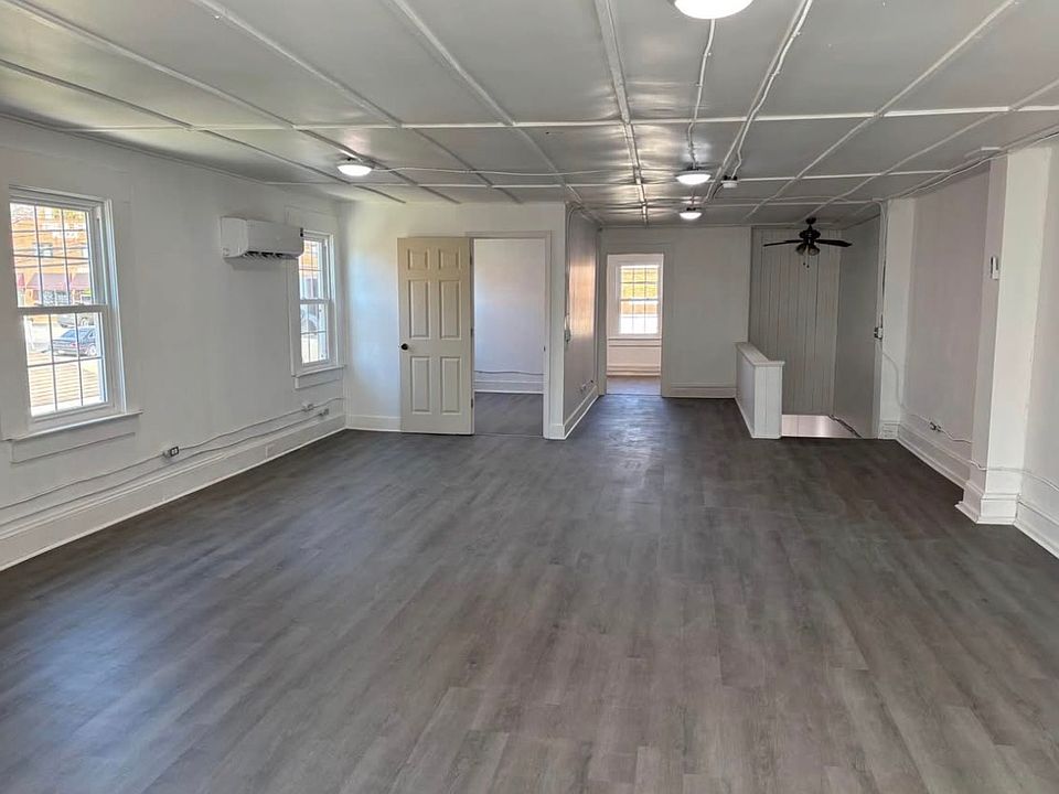 1st image of 118 E Court St
