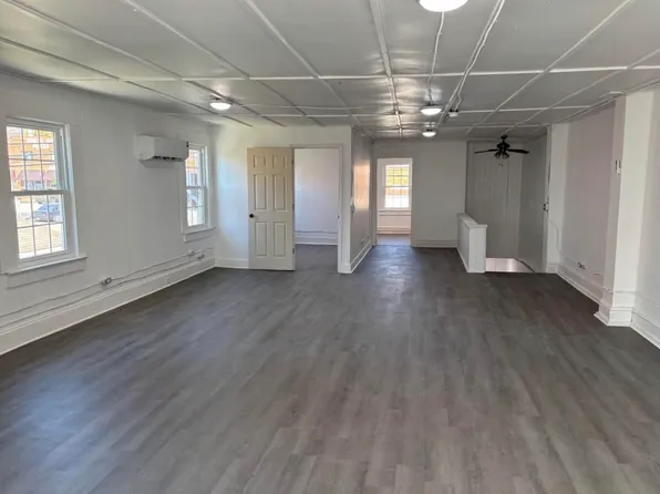 118 E Court St, Marion, NC 28752