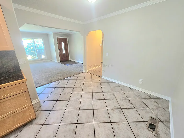114 SE 218th Ave — Photo 18