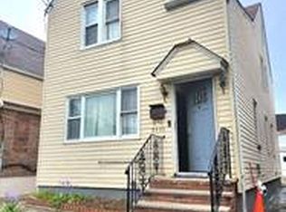 9323 210th St, Queens Village, NY 11428
