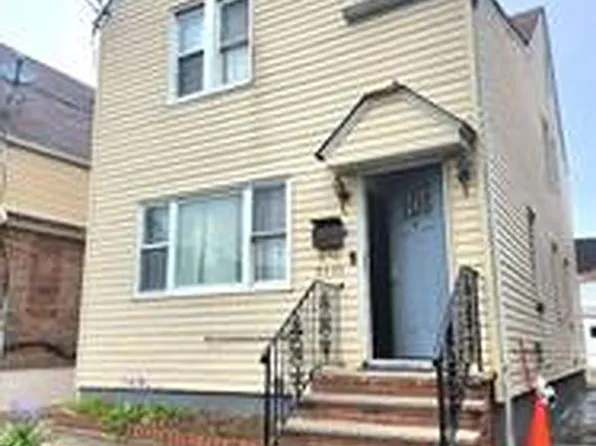 9323 210th St, Queens Village, NY 11428