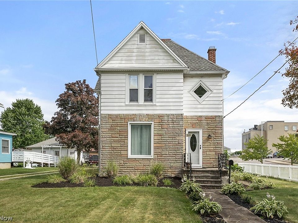 1st image of 209 W Main St
