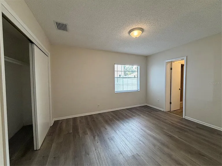 1740 W Walnut St — Photo 17